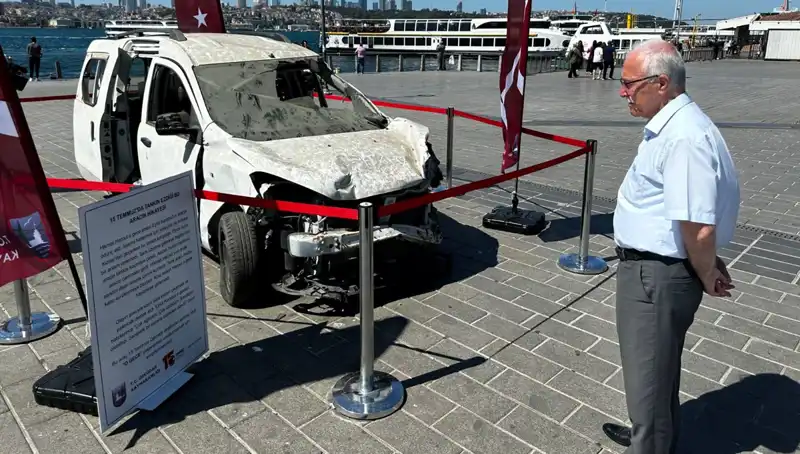 15 Temmuz Şehitleri Anısına Tankların Ezdiği Araçlar Sergileniyor