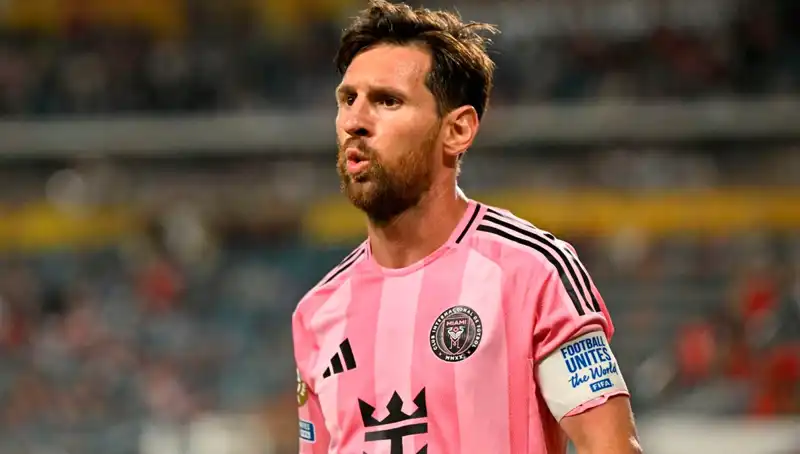Messi'nin İlk Maçında Beraberlik: Son Dakika Şutu Direkten Döndü