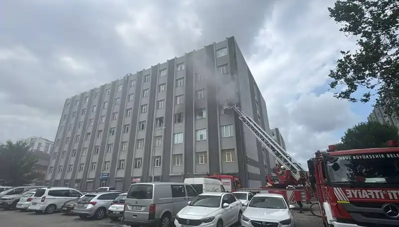Çorap İmalathanesinde Meydana Gelen Yangın, Şehirde Panik Yarattı