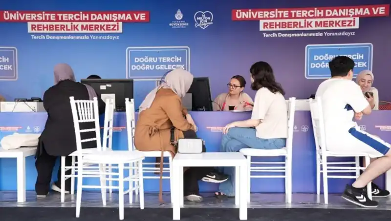İstanbul’da 24 Noktada İBB Tercih Danışma Merkezi Kuruldu
