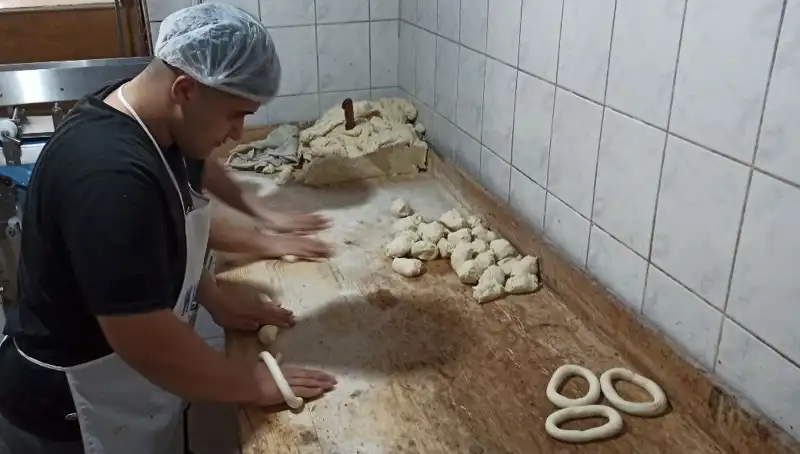 113 Yıldır Hayat Bulan Tarihi Taş Fırın: Lezzetin Sırrı Odun Ateşi