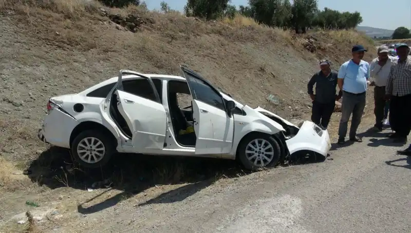 Kilis'te Feci Kaza: Otomobiller Çarpıştı, Yaralılar Hastaneye Kaldırıldı