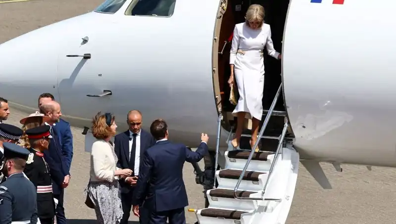 Macron Çiftinde Kriz: Emmanuel’ın Uzattığı El, Brigitte Tarafından Geri Çevrildi
