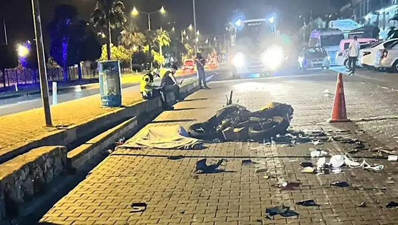 Alanya'da Motosiklet Kazası: Hayatını Kaybeden Genç İçin Yas Tutuluyor