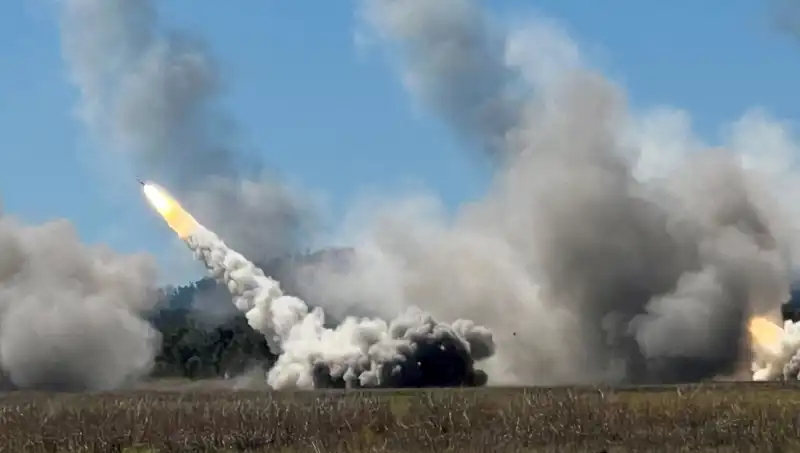 Avustralya'da HIMARS Atışı Gerçekleştirildi: Askeri Tatbikatta Yeni Bir Dönem