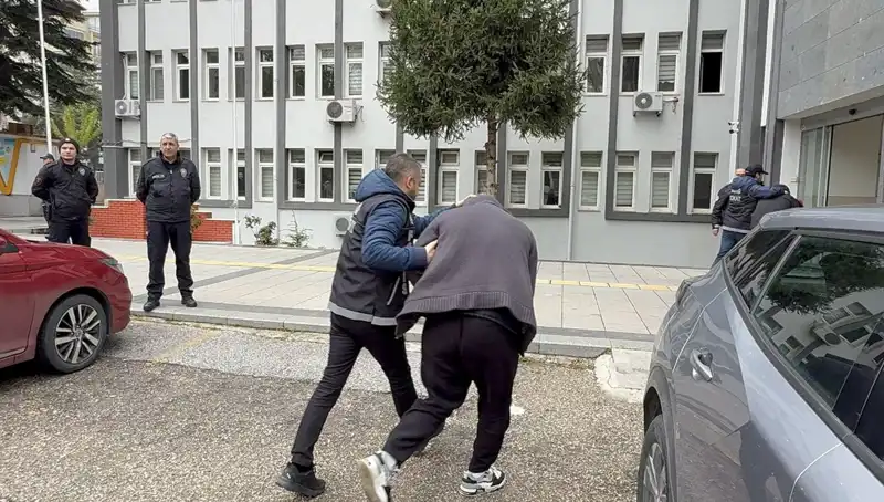 Sentetik Ecza Operasyonu: 10 Bin Hap Ele Geçirildi, 20 Gözaltı!