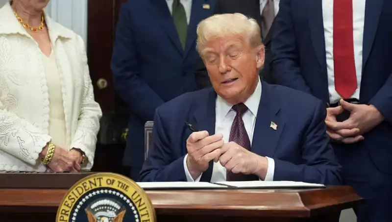 Trump, Beyaz Saray'ı Lüks ile Yenileme Projesine 200 Milyon Dolar Ayırdı
