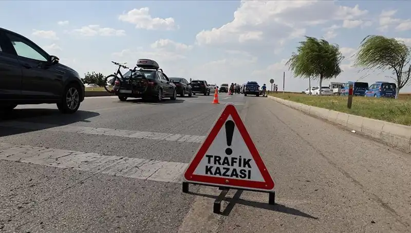 Adana'da Trafik Kazası: Kamyon ile Otomobil Çarpıştı, Bir Kişi Hayatını Kaybetti