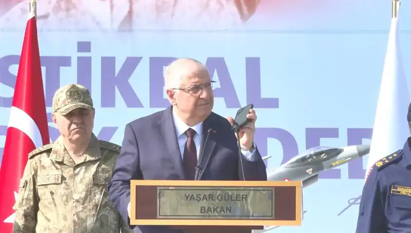 Cumhurbaşkanı Erdoğan, Mehmetçiğin Bayramını Coşkuyla Kutladı: Askere Destek ve Vatanseverlik Vurgusu