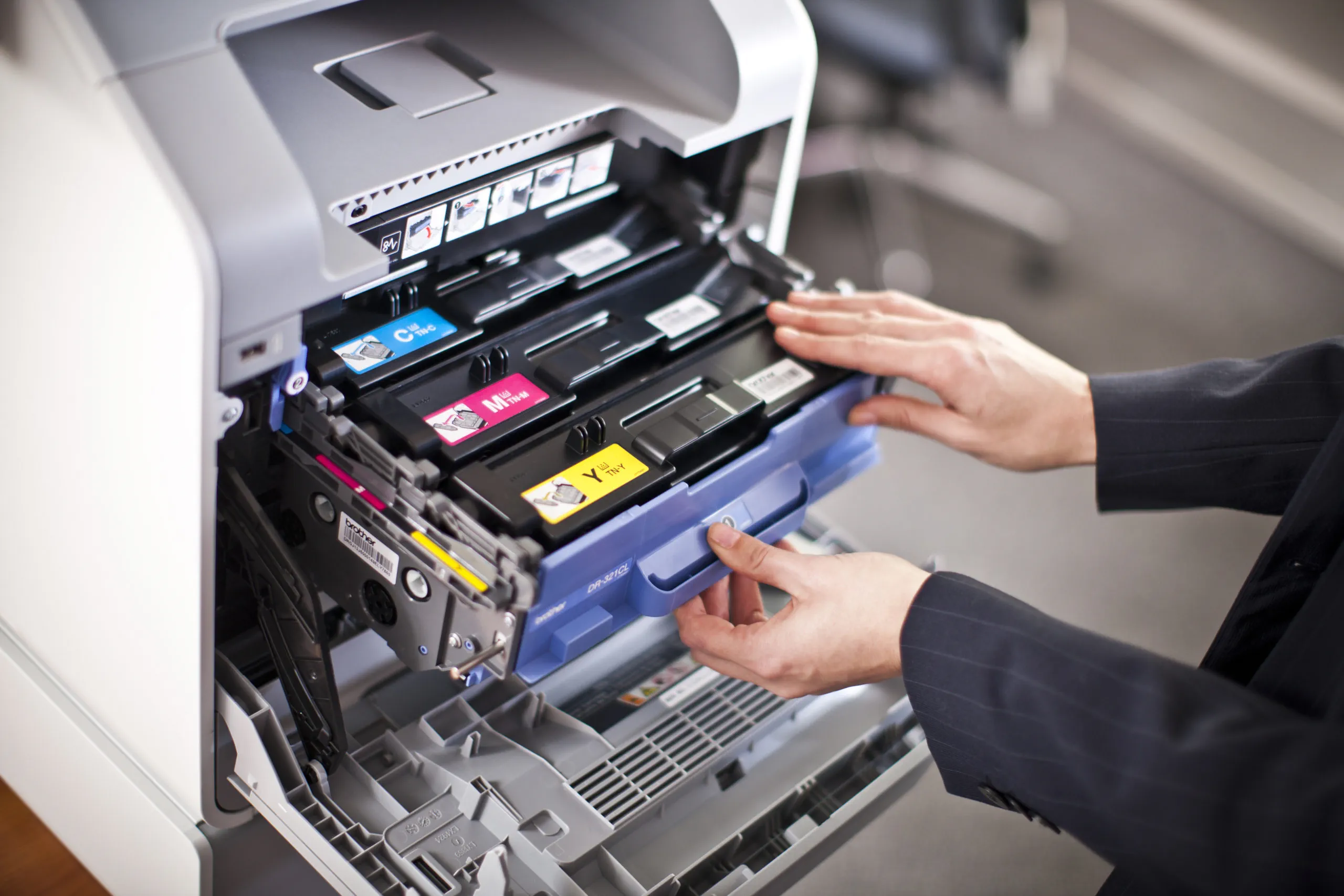 Baskı Süreçlerinde Akılcı Yaklaşımlar: Toner, Yazıcı ve Kartış Dengesinin Önemi