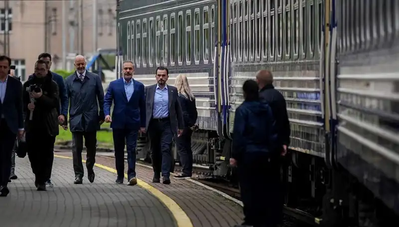Dışişleri Bakanı Fidan, Ukrayna Ziyaretinde Kritik Temaslar Gerçekleştirdi