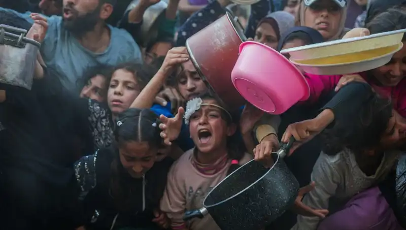 Gazze’de Açlık Krizi: Un Stokları Tükendi, Hayat Korkunç Bir Dönüşümde!