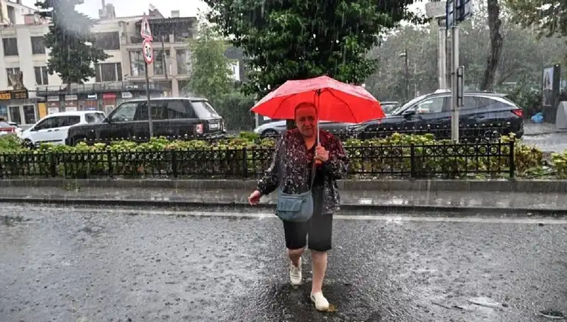 Sarı Kodlu Yağış Uyarısı: Türkiye'nin Birçok Bölgesinde Sel Tehlikesi