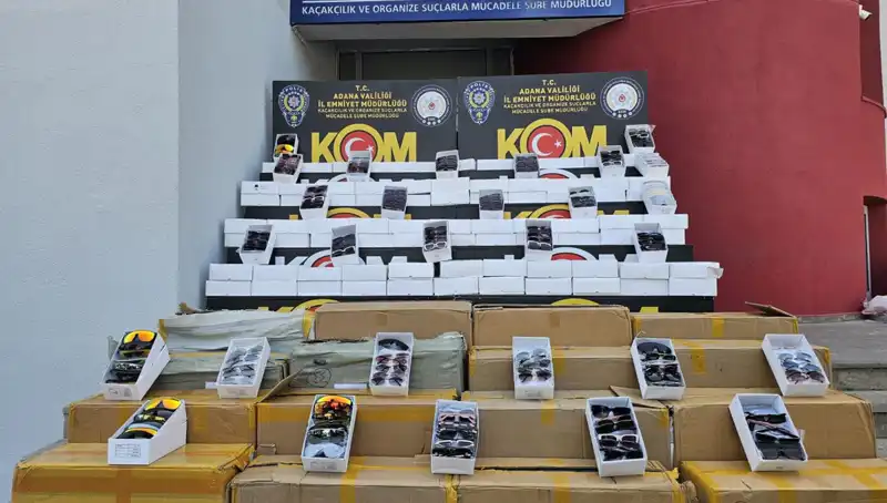 Adana'da Kaçak Güneş Gözlüklerine Büyük Darbe: 12 Bin Ürün Ele Geçirildi!