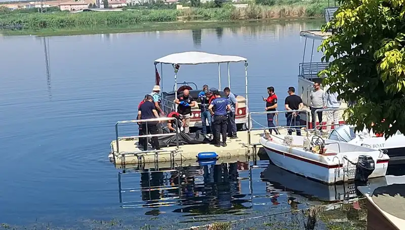 Fırat Nehri'nde Gizemli Bir Buluntu: Erkek Cesedi Nereden Geldi?