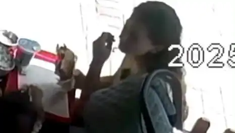 Saçını Tostunun İçine Koyan Genç Kadının Şaşırtan Gerekçesi