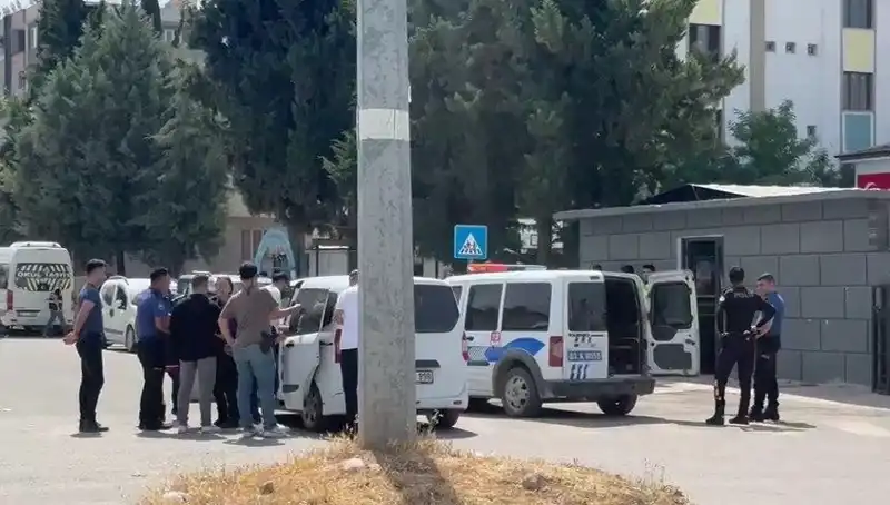 Adliye Önünde Çıkan Kavga: 5 Yaralı, 7 Gözaltı İle Gelişen Olaylar