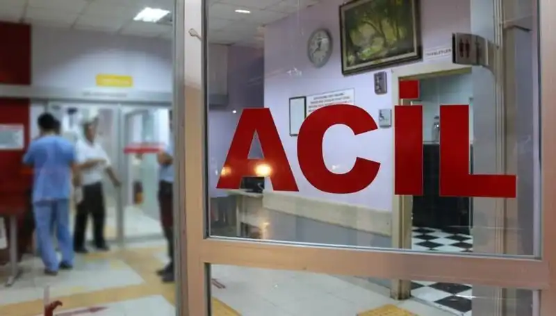 Burdur'da Bıçaklı Kavga: Sokaklarda Dehşet Anları Yaşandı!
