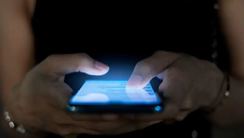 Narsisizmin Gizli Belirtisi: Telefon Alışkanlıklarımızı Yeniden Değerlendirin