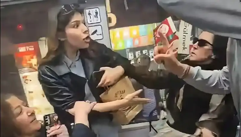 Tramvayda Kadınlar Arasında Şok Eden Tekmeli Kavga: Olayın Ayrıntıları