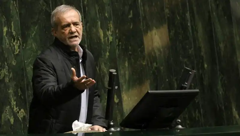 İran Cumhurbaşkanı Yardımcısı’nın Lüks Tatili, Krizin Gölgesinde Görevden Alınmasına Neden Oldu