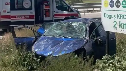 Kontrolden Çıkan Araç Takla Attı: İstanbul'da İki Yaralı