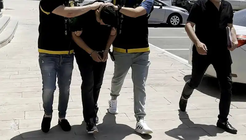 Mezarlıkta Hırsızlık Yapan Şahıs Suçüstü Yakalandı: Olayın Detayları