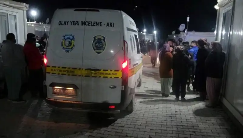 Husumet Kızıştı, Silahlı Kavga Sokakları Kan Gölüne Çevirdi!