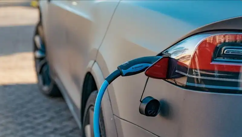 Elektrikli Araç Satışları Düşüyor: Sebepler ve Gelecek Beklentileri