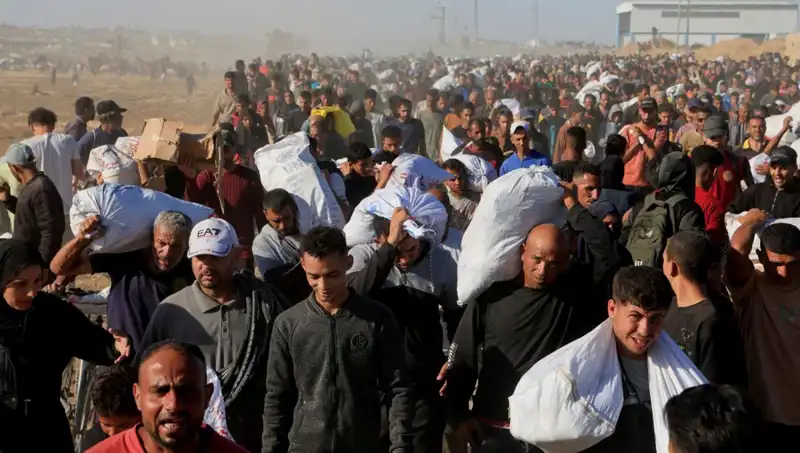 İsrail Ordusu Han Yunus'u Kuşatma Altına Aldı: 15 Kilometrelik Koridor Açıldı!