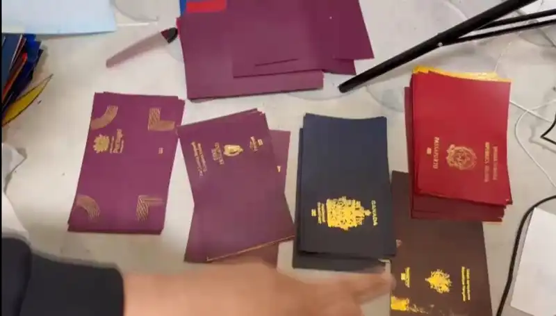 Sahte Pasaport ve Vize İşi: Yeni Operasyonla Suç Şebekesi Çökertildi