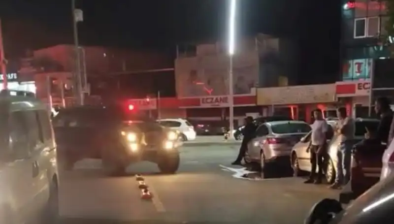 Kardeş Kardeşi Bıçaklayınca, Genç Adam Olay Anında İnanılmaz Bir Karar Verdi